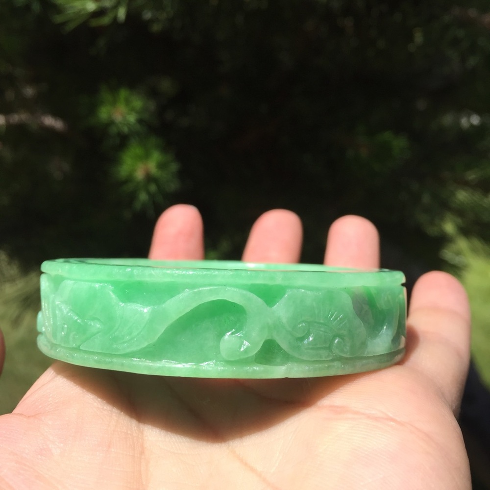 *SOLD* Apple Green Chinese Carved Jade Bangle - Picture 2 of 8